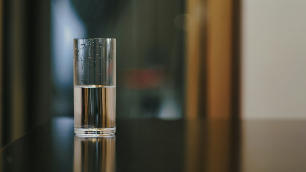 Comment filtrer l'eau sans électricité à la maison ?